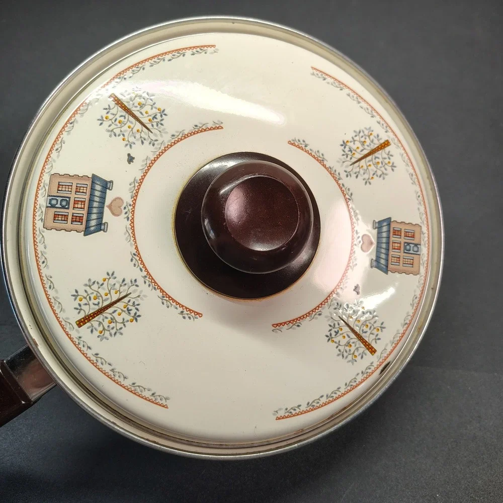 Vintage Rare Enamel Skillet8 Inch Cream (Cottagecore Folk Art)